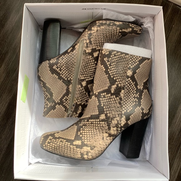 Steve Madden Shoes - ‼️ FINAL PRICE ‼️ Steve Madden ankle boots